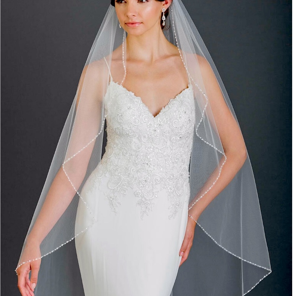 New never worn Bridal veil